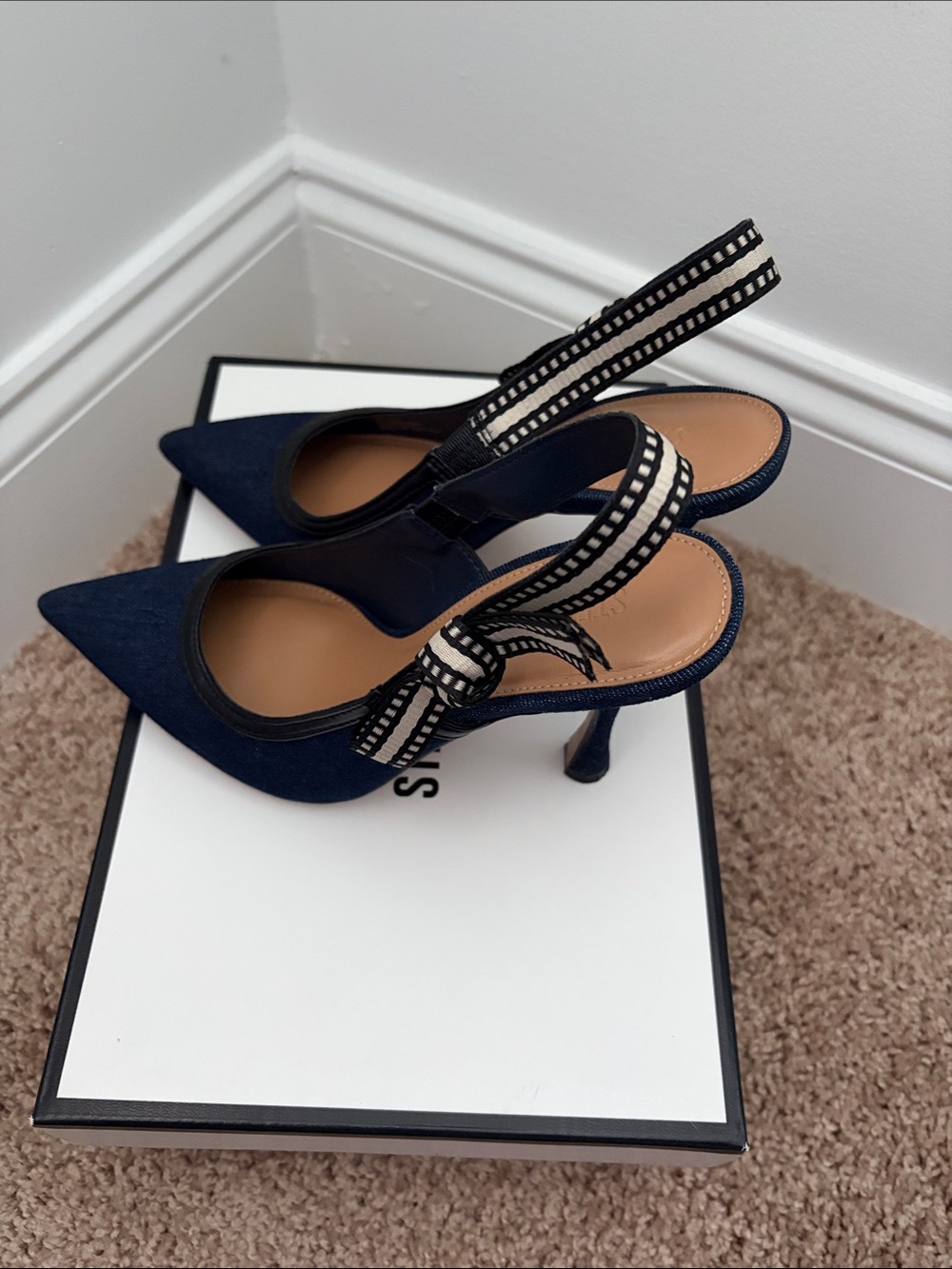 Steve Madden Navy Pointed Slingback Heels with Contrast Strap - Picture 4 of 4